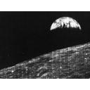 slika_zemlja_z_lune1.jpg<>Prva fotografija Zemlje slikana z Lune