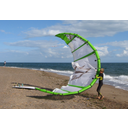 Kite_for_kitesurfing_at_exmouth_devon_arp.jpg<>Srfanje s pomočjo zmaja